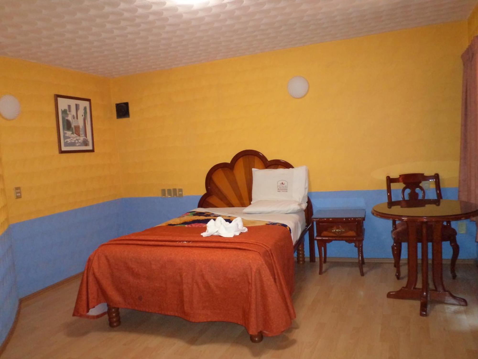 Hotel Real Tlaxcala Экстерьер фото